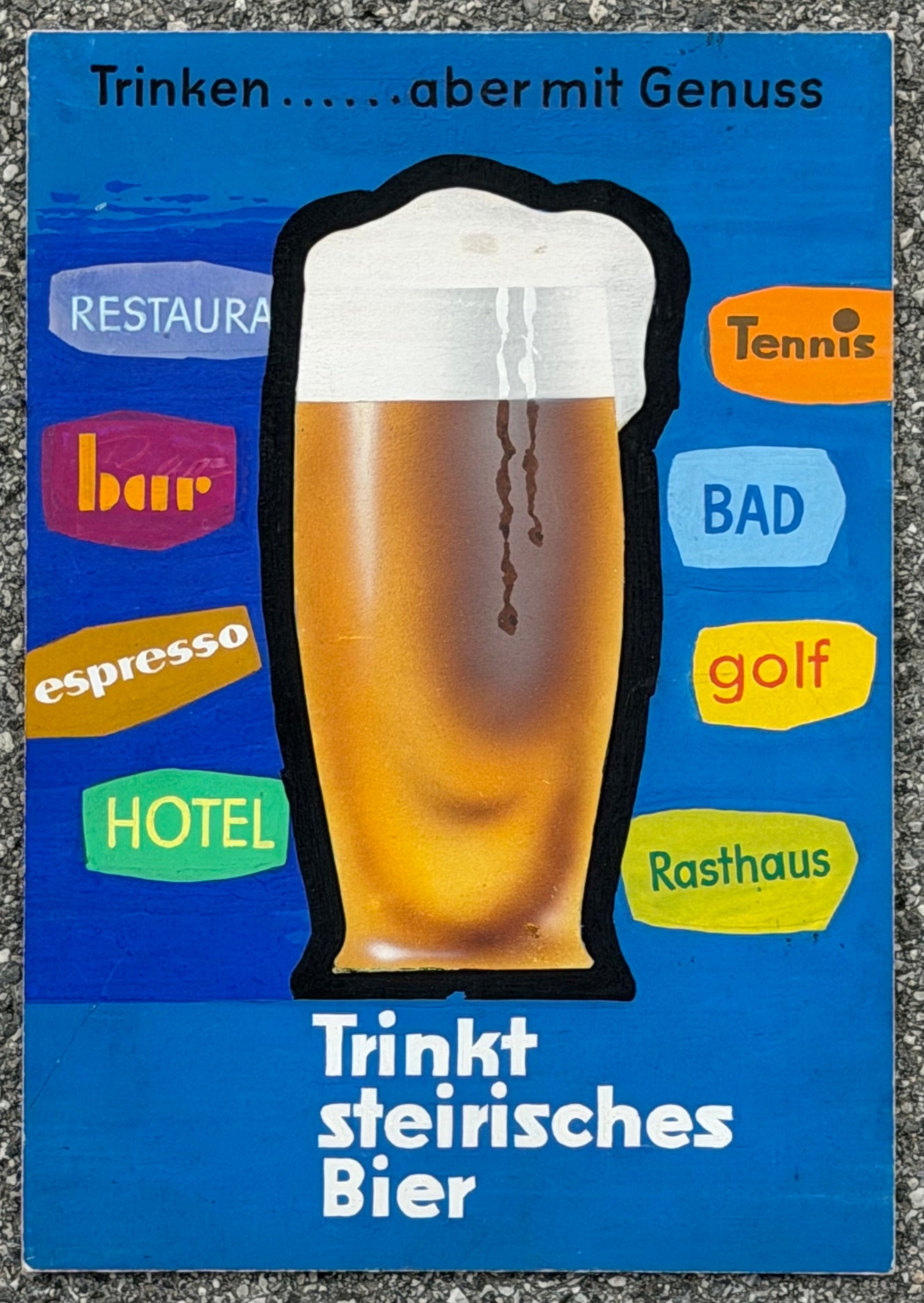 trinkt steirisches Bier