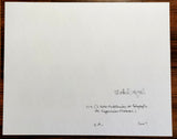 o.T. (2 Tatra-Modellautos vor Fotografie des Guggenheim-Museums)