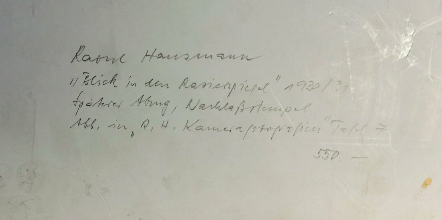 Blick in den Rasierspiegel